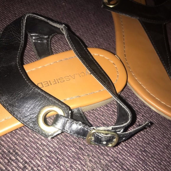 Sandals - Picture 2 of 4